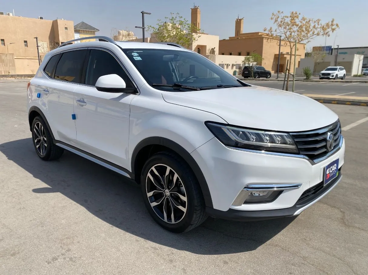Car image 3