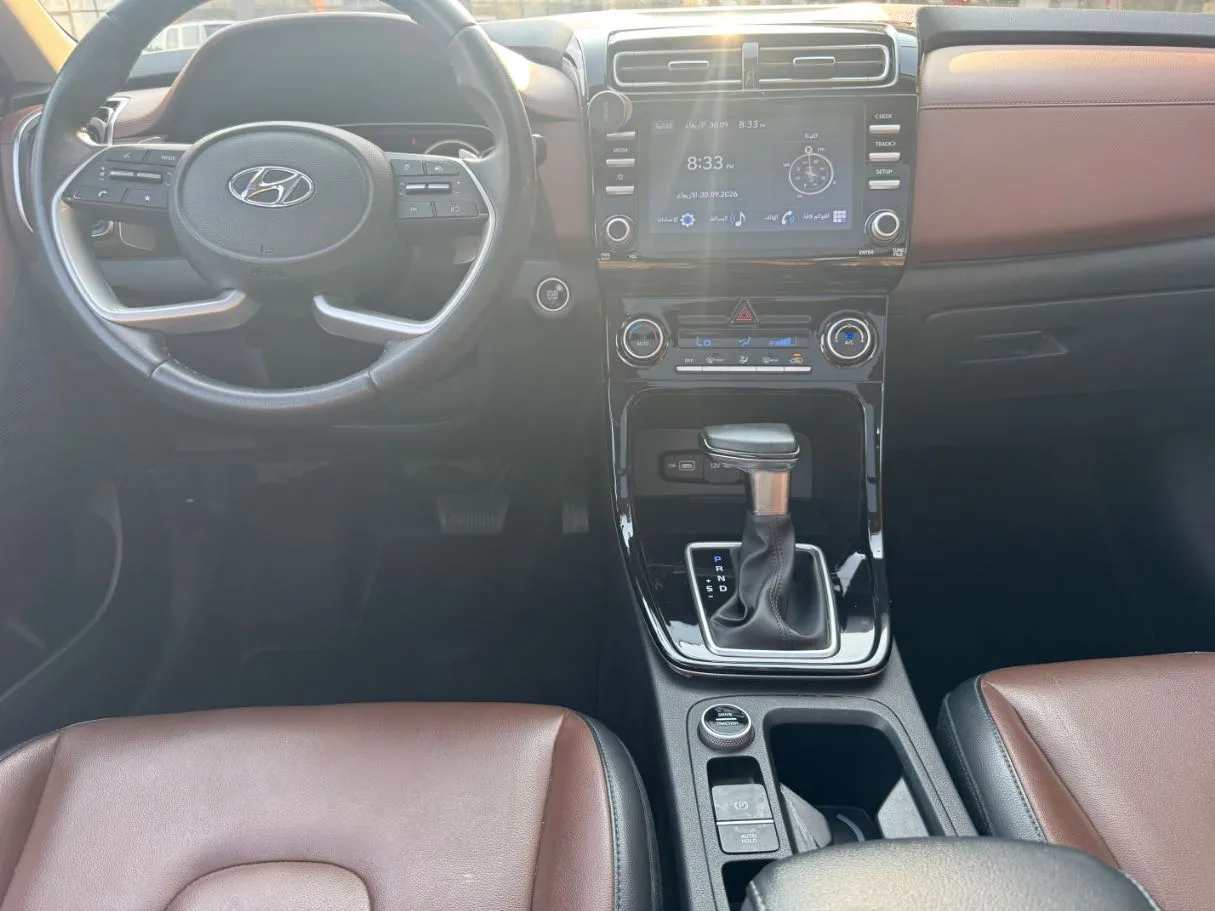 Car image 12