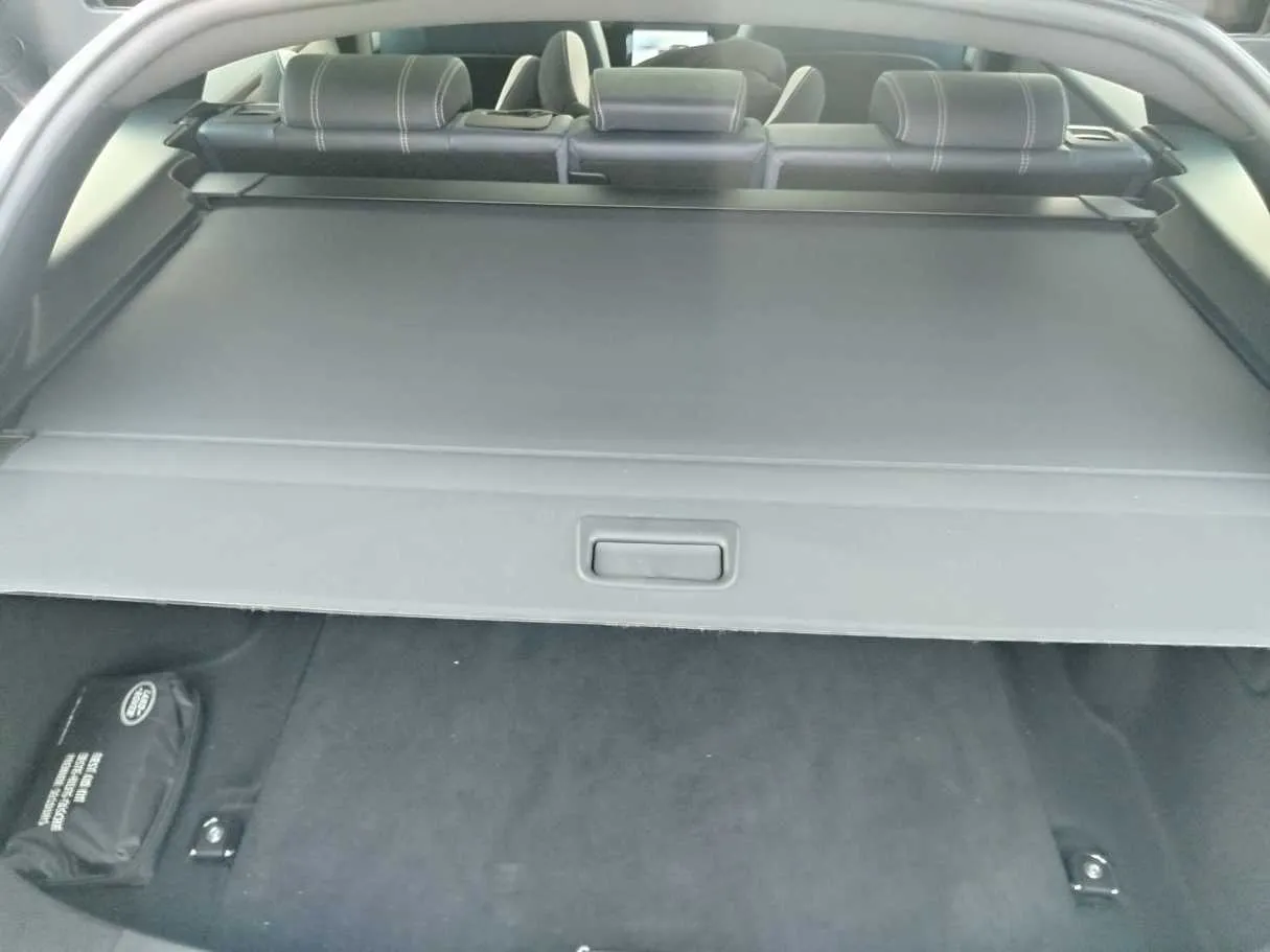 Car image 32