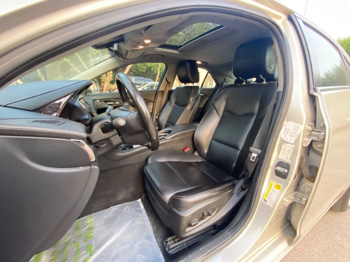 Car image 11