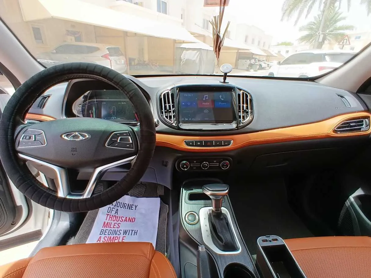 Car image 16