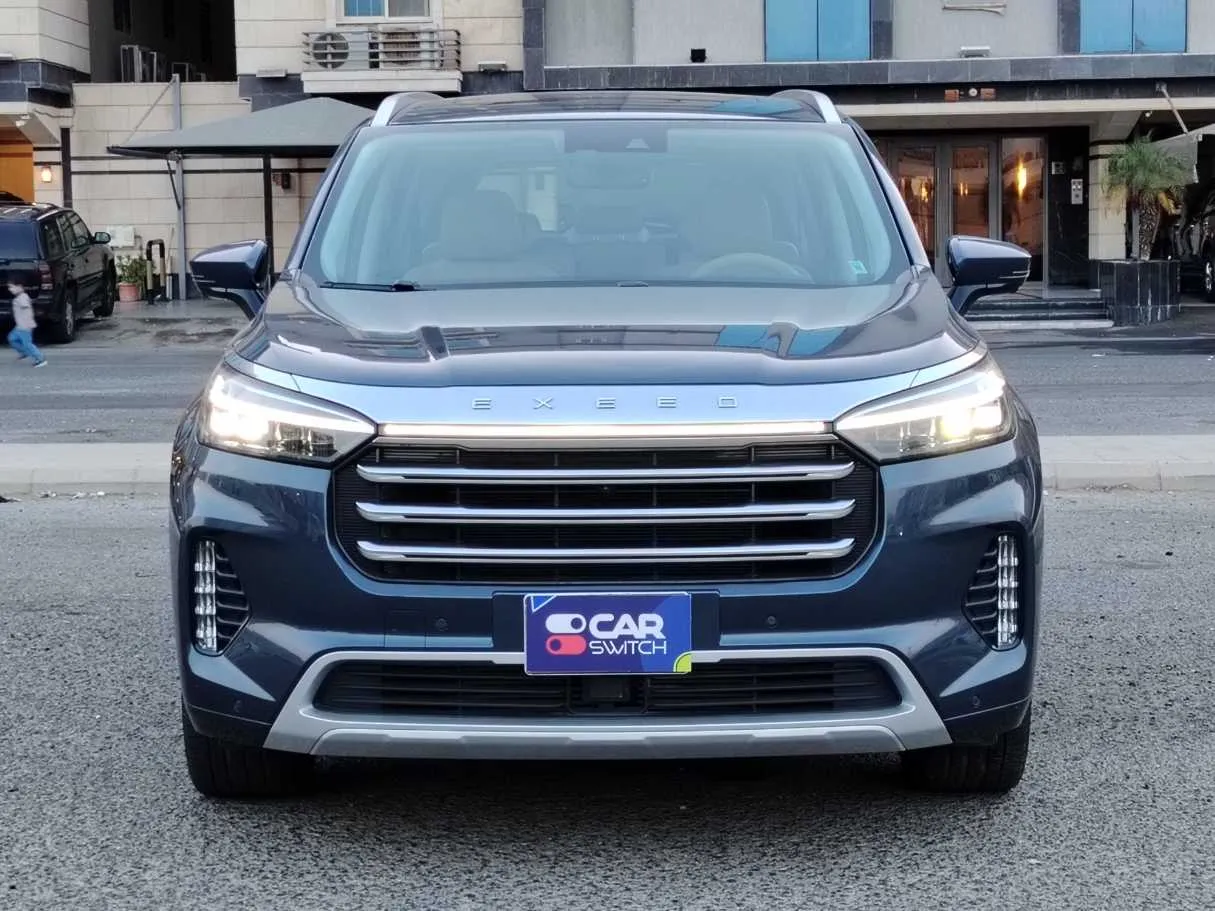 Car image 4