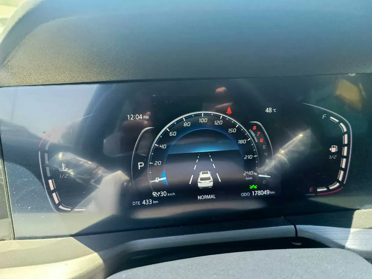 Car image 28