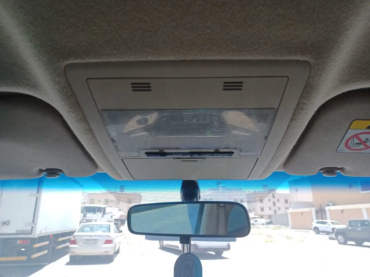 Car image 20