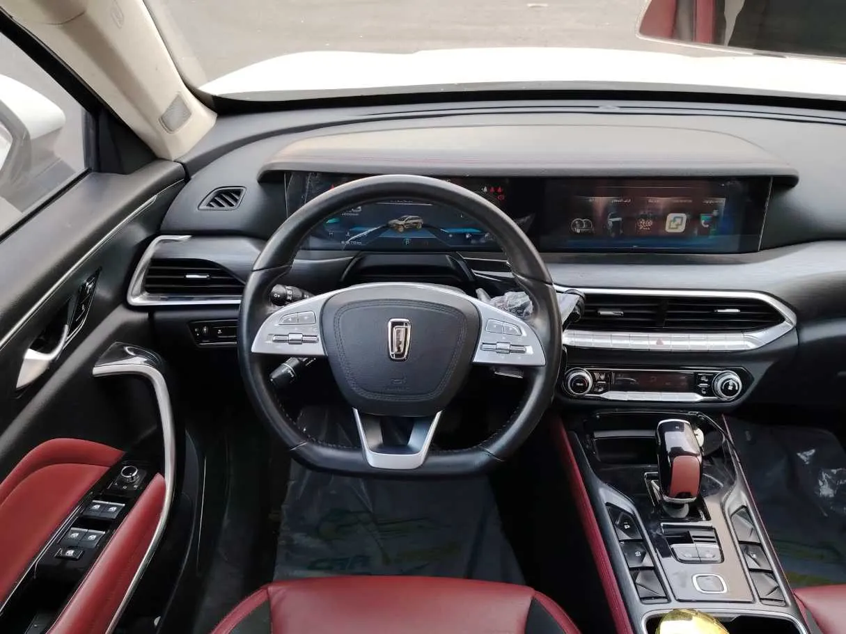 Car image 25