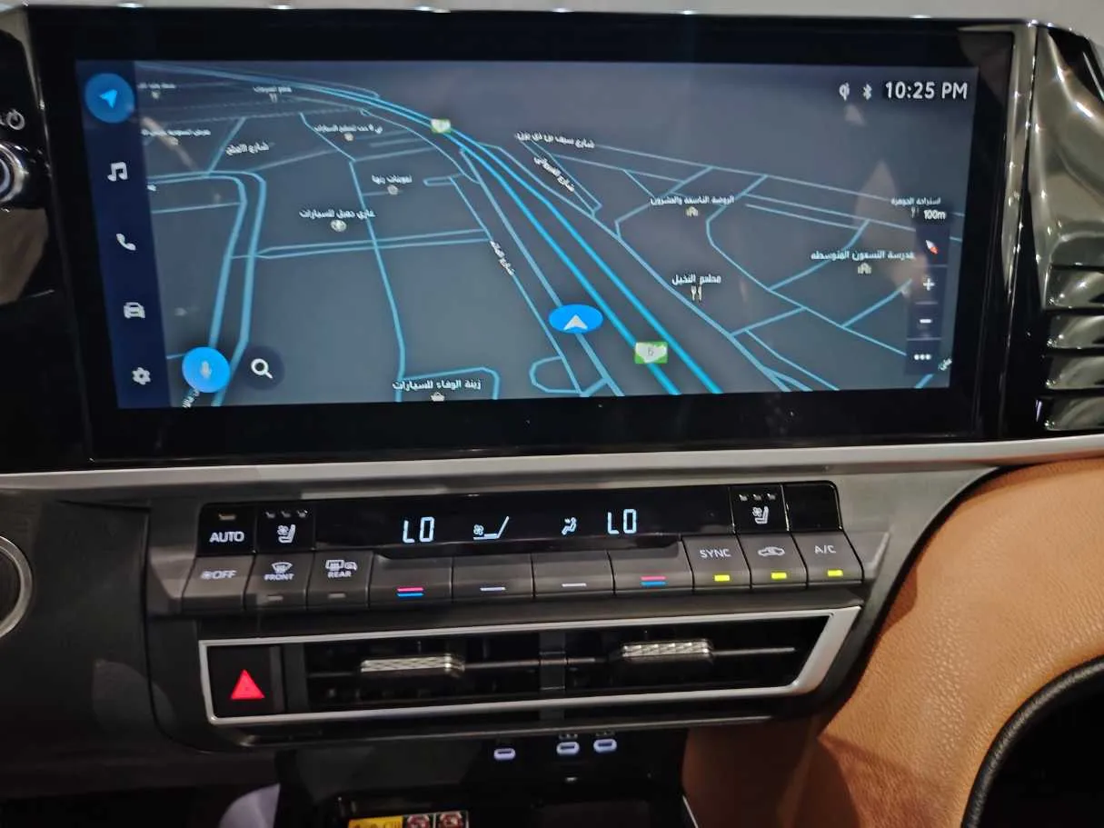 Car image 26