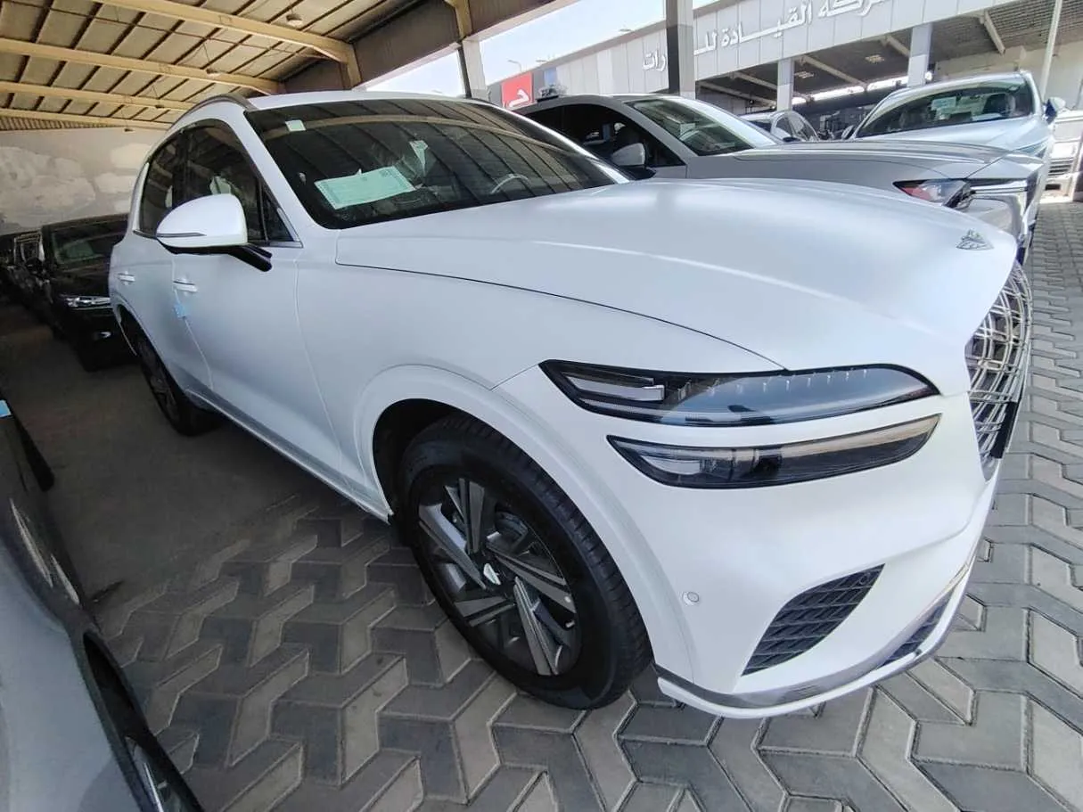 Car image 4