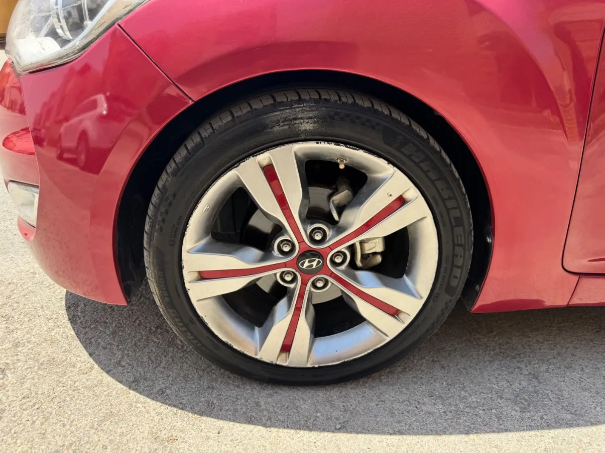 Car image 9