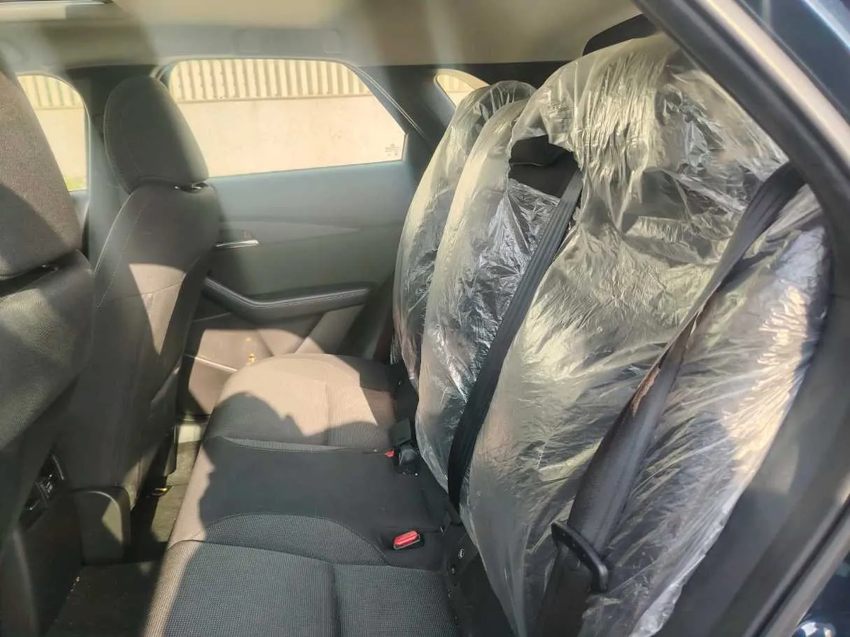 Car image 18