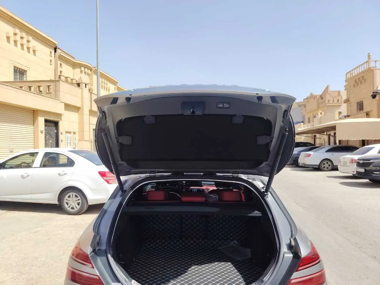 Car image 28