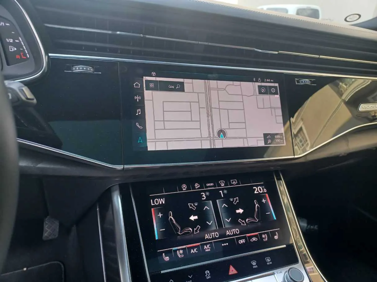 Car image 18