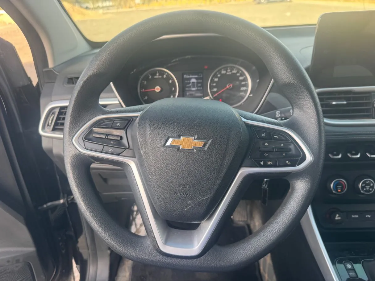 Car image 16