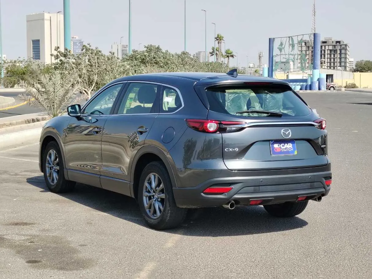Car image 8