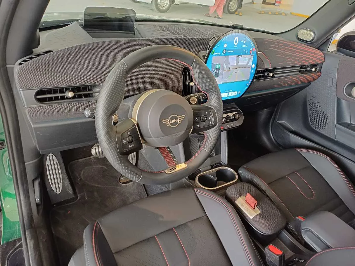 Car image 11