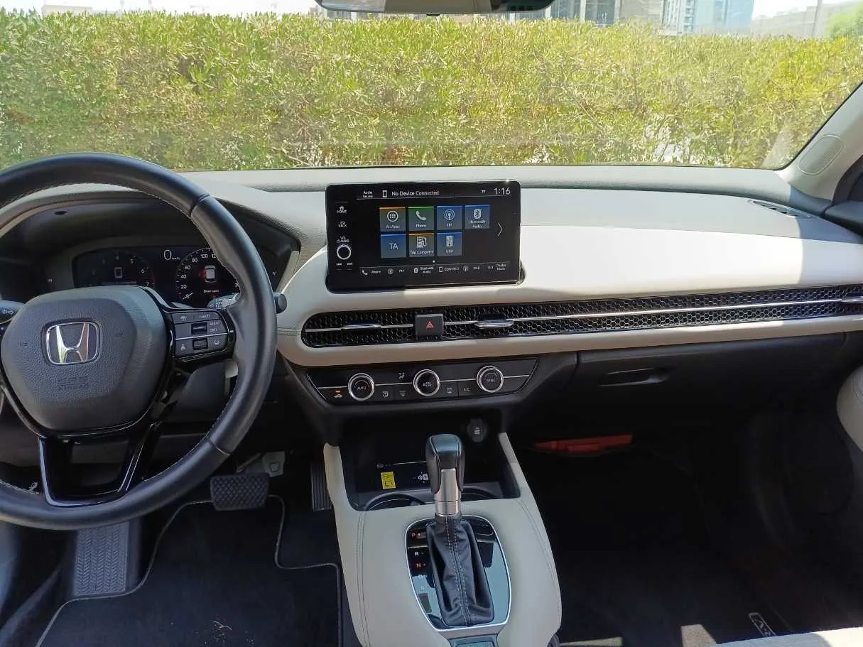 Car image 17