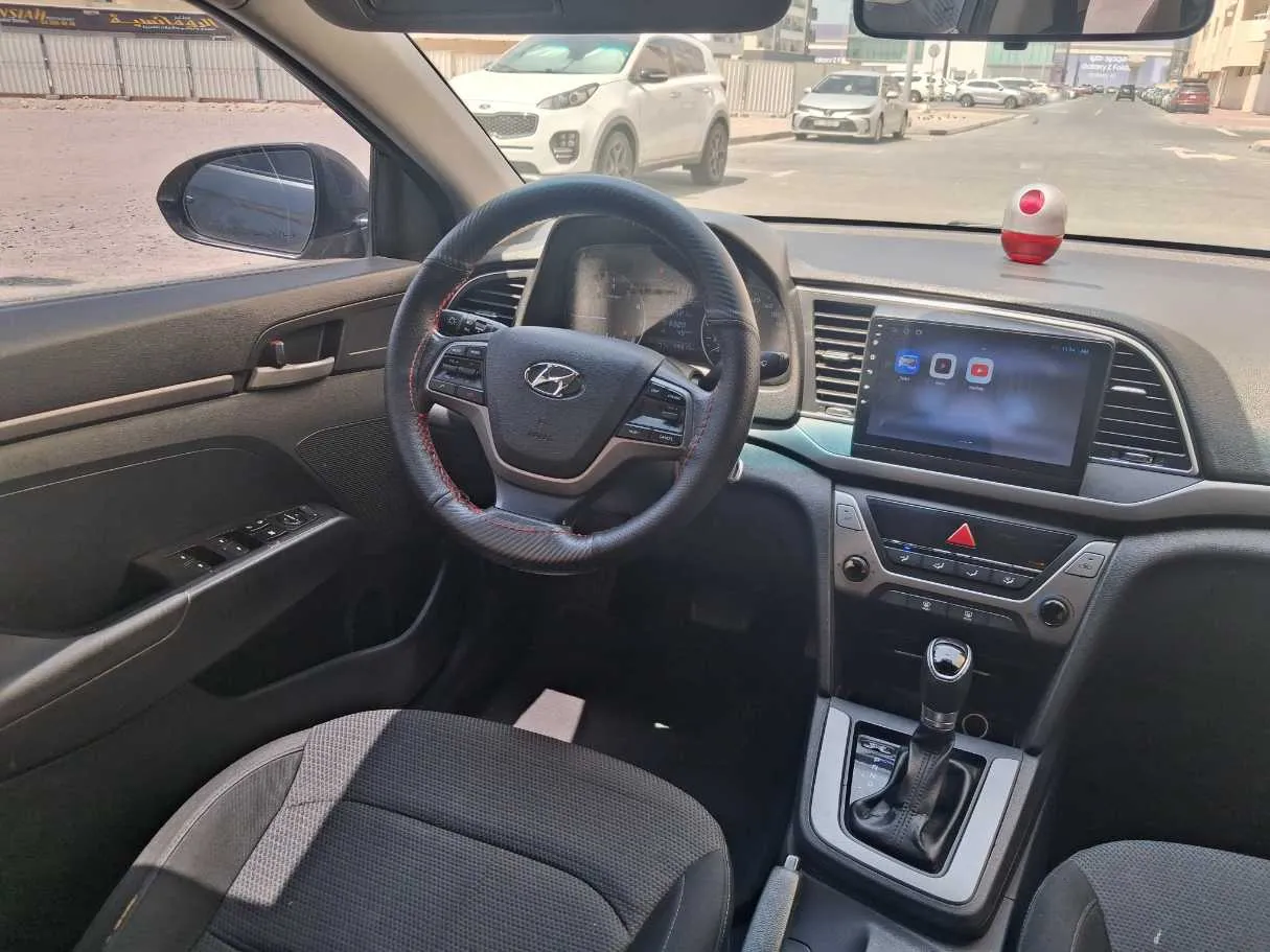 Car image 16