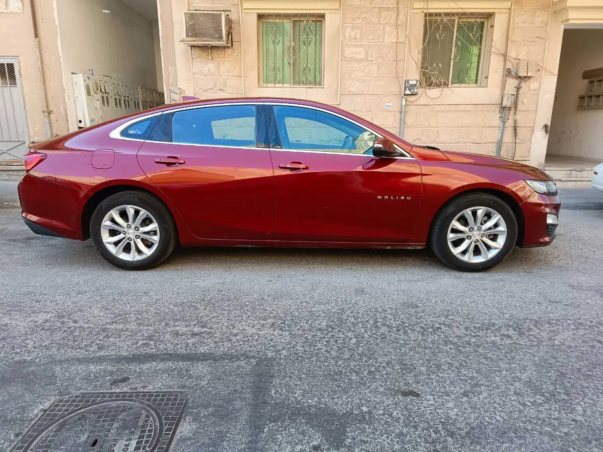 Car image 4