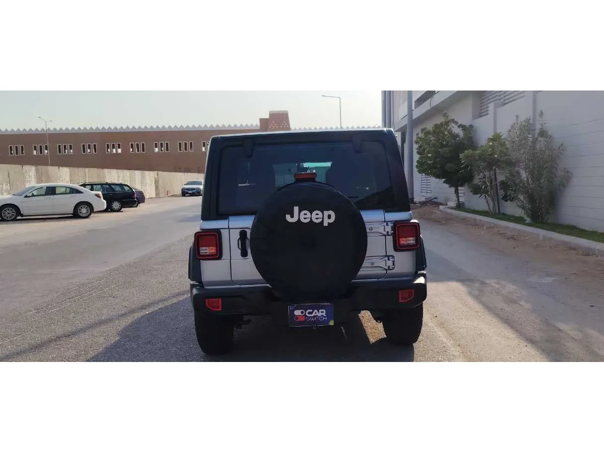 Car image 6