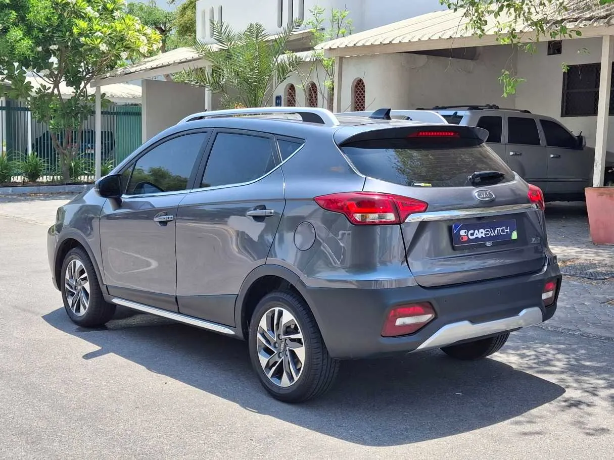 Car image 7
