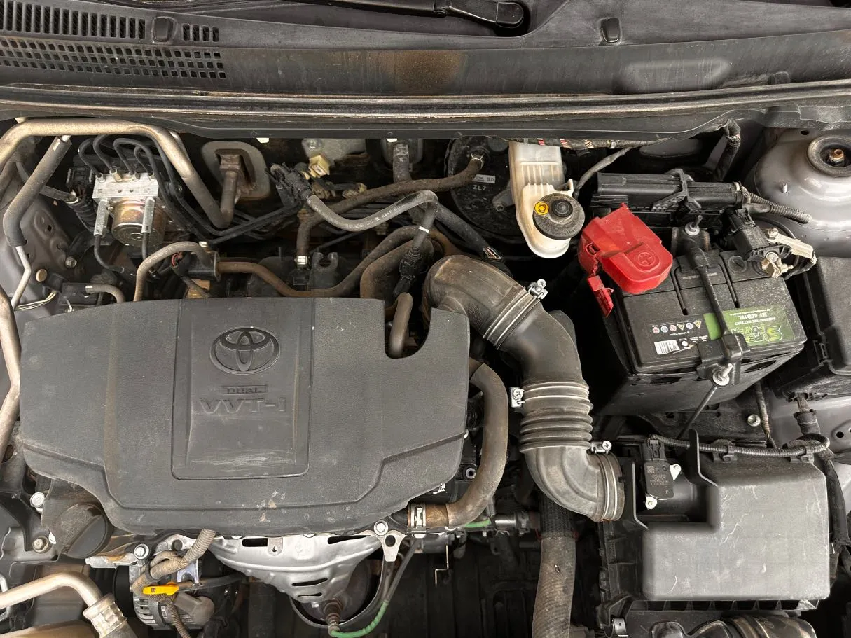 Car image 25