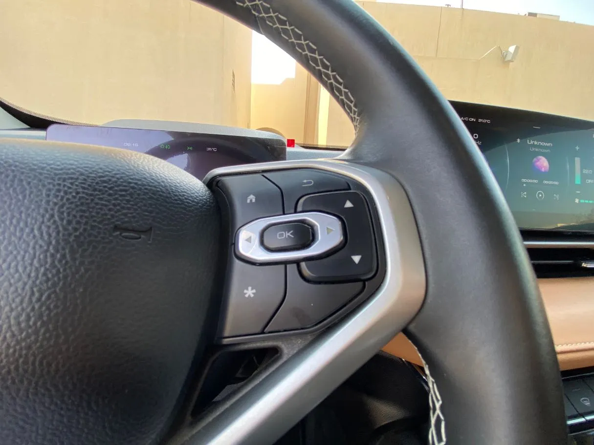 Car image 25