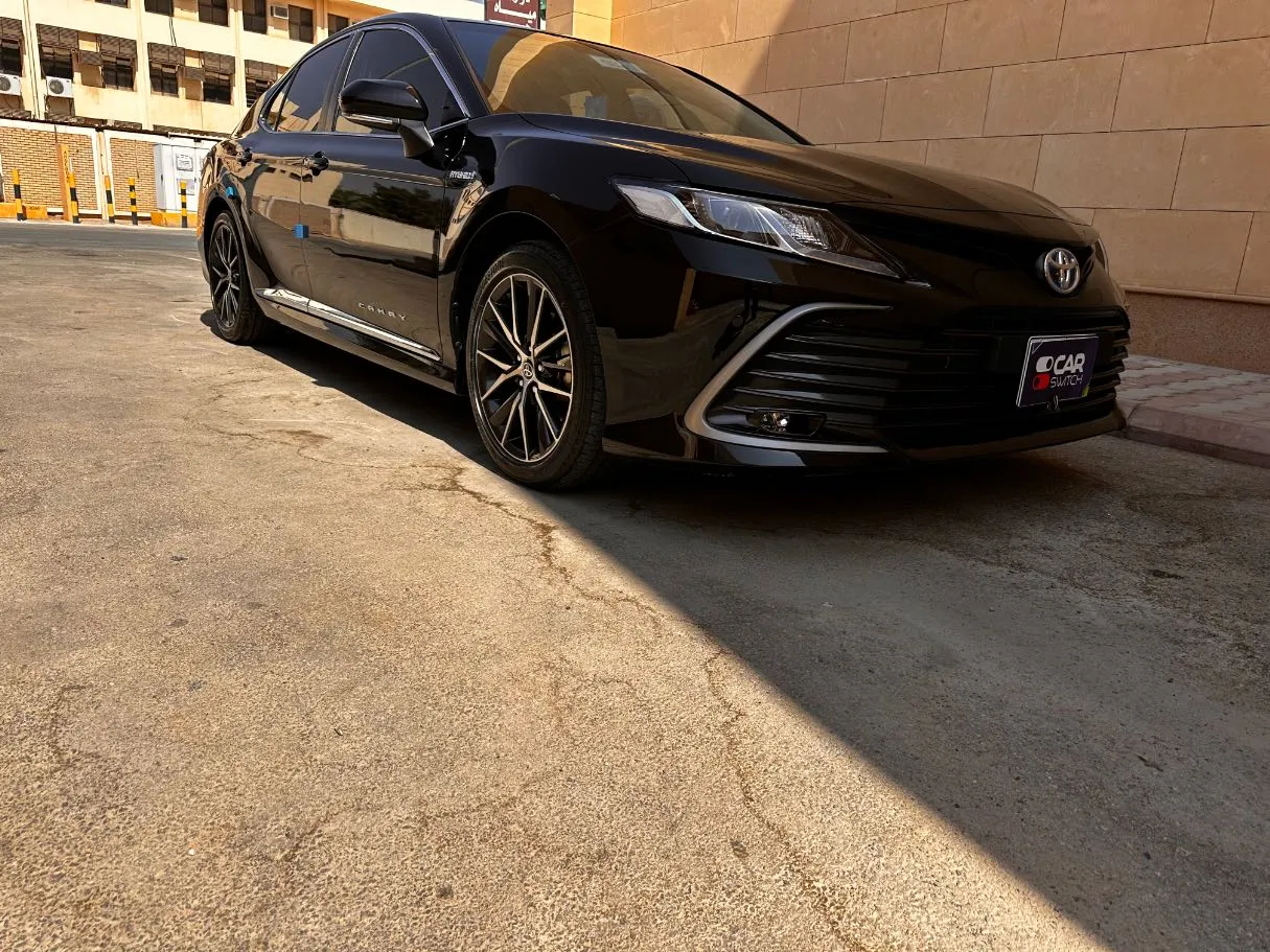 Car image 3