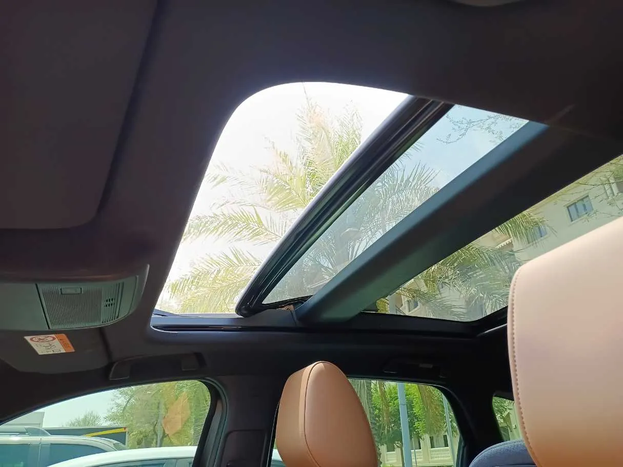 Car image 27