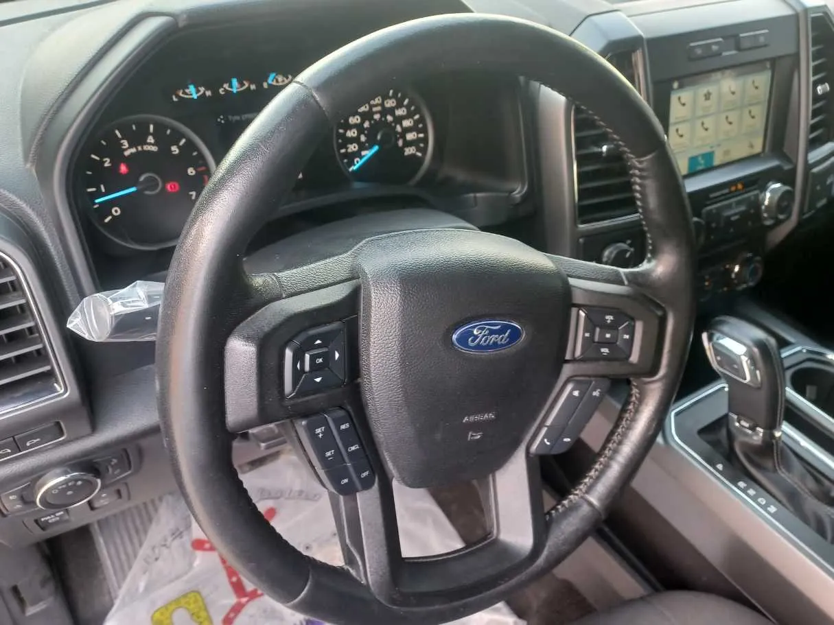 Car image 19