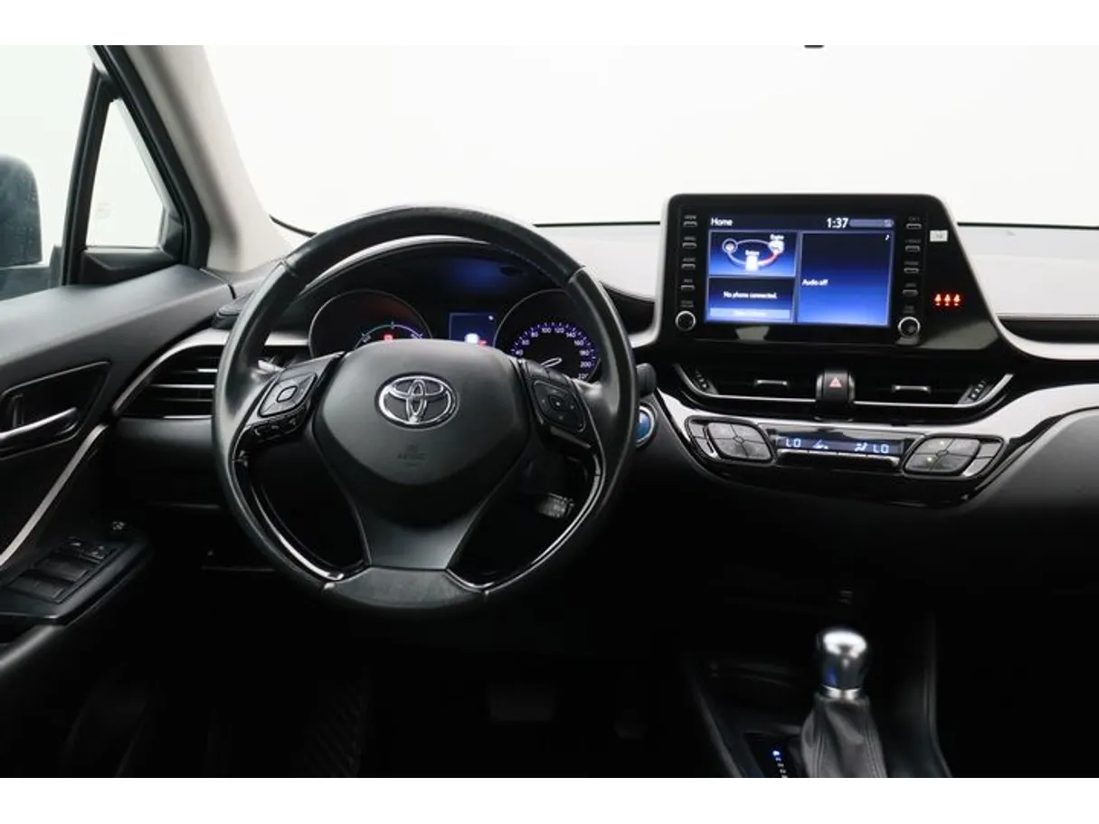 Car image 15