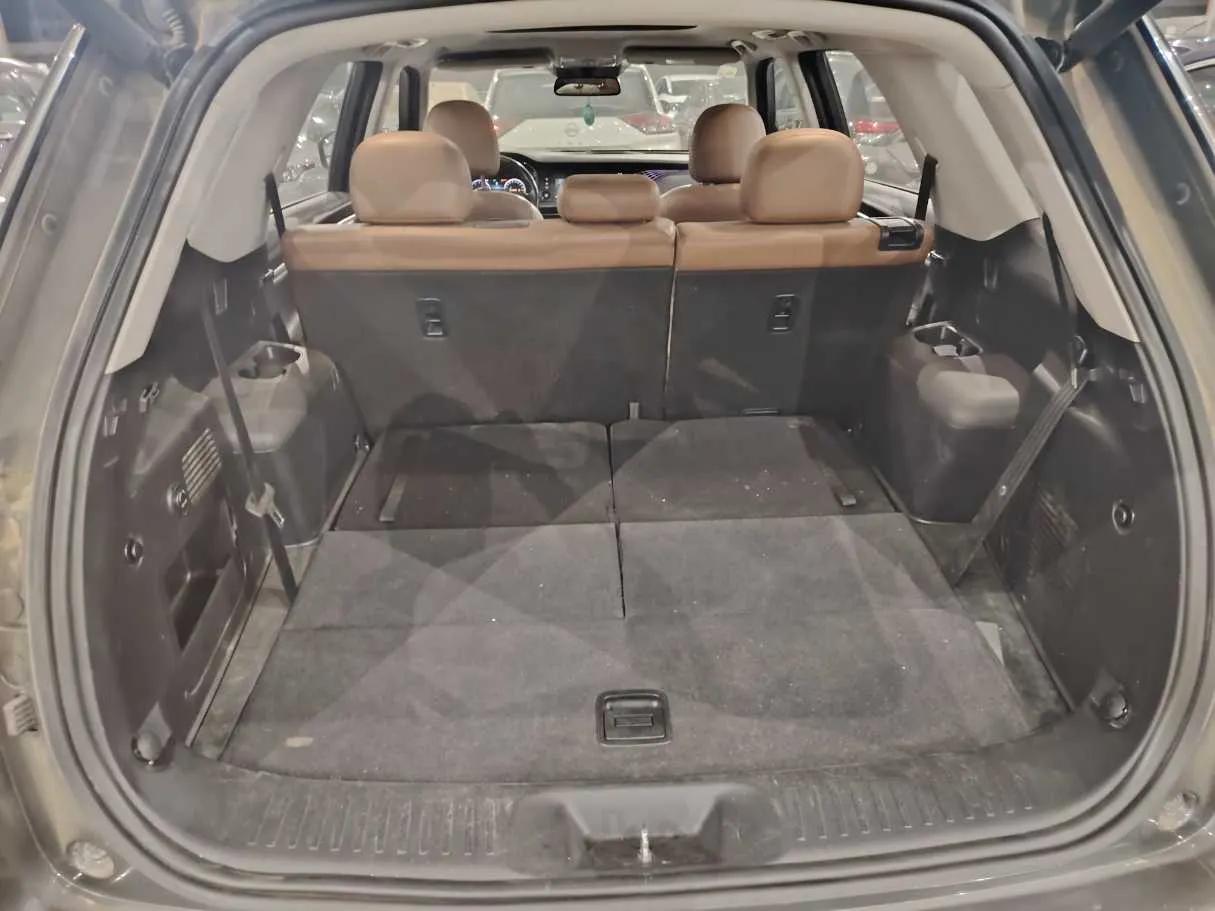 Car image 29