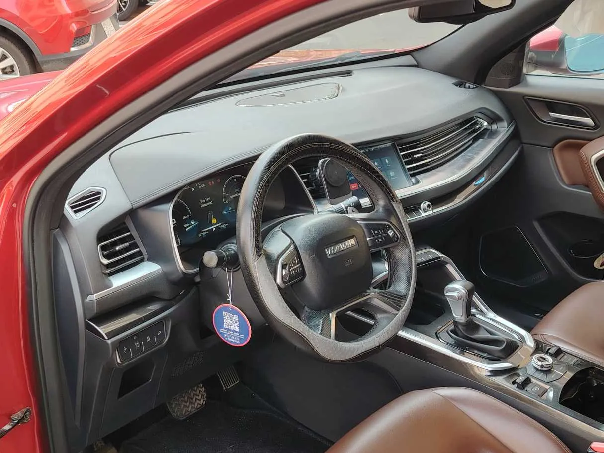 Car image 12