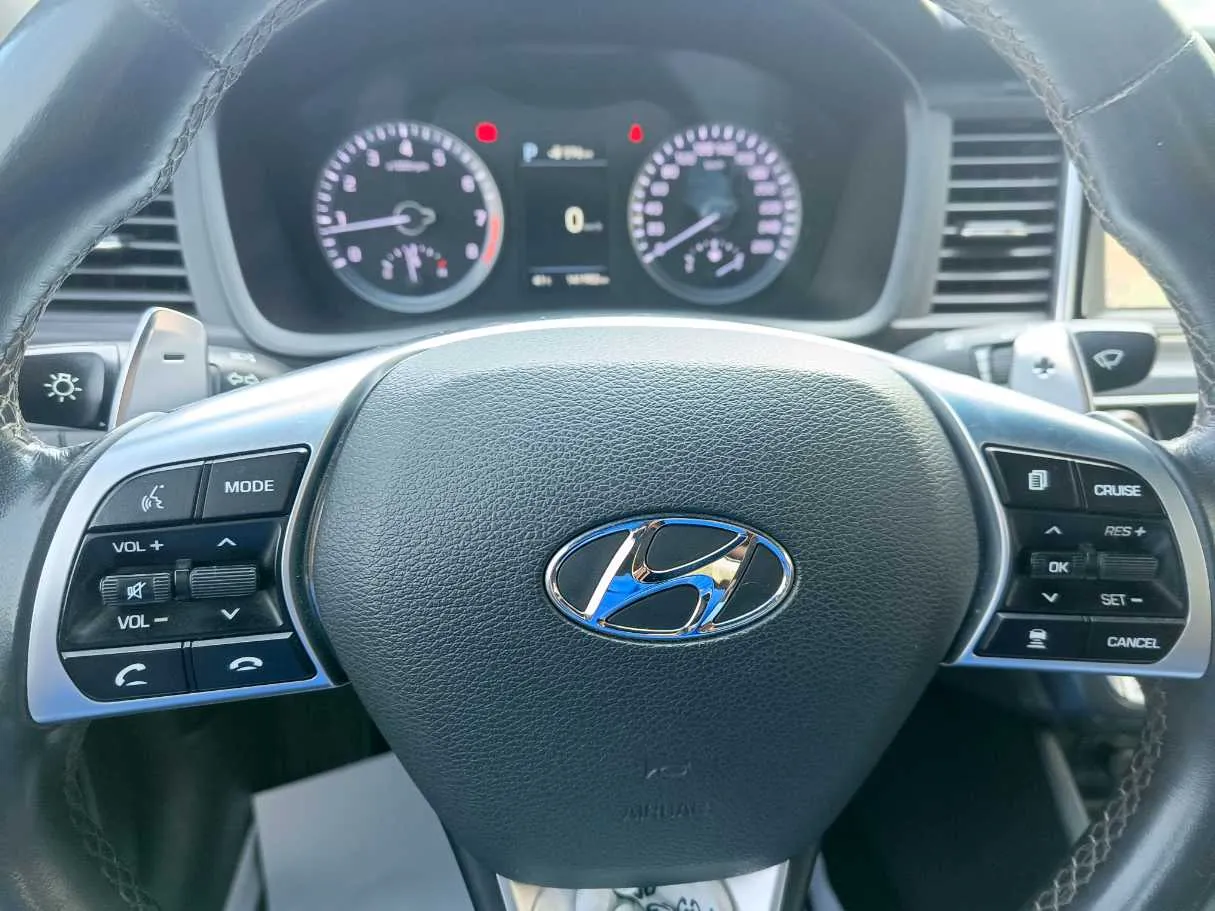 Car image 28