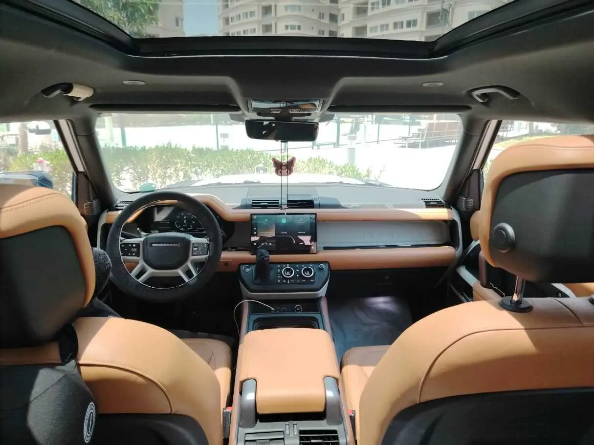 Car image 21