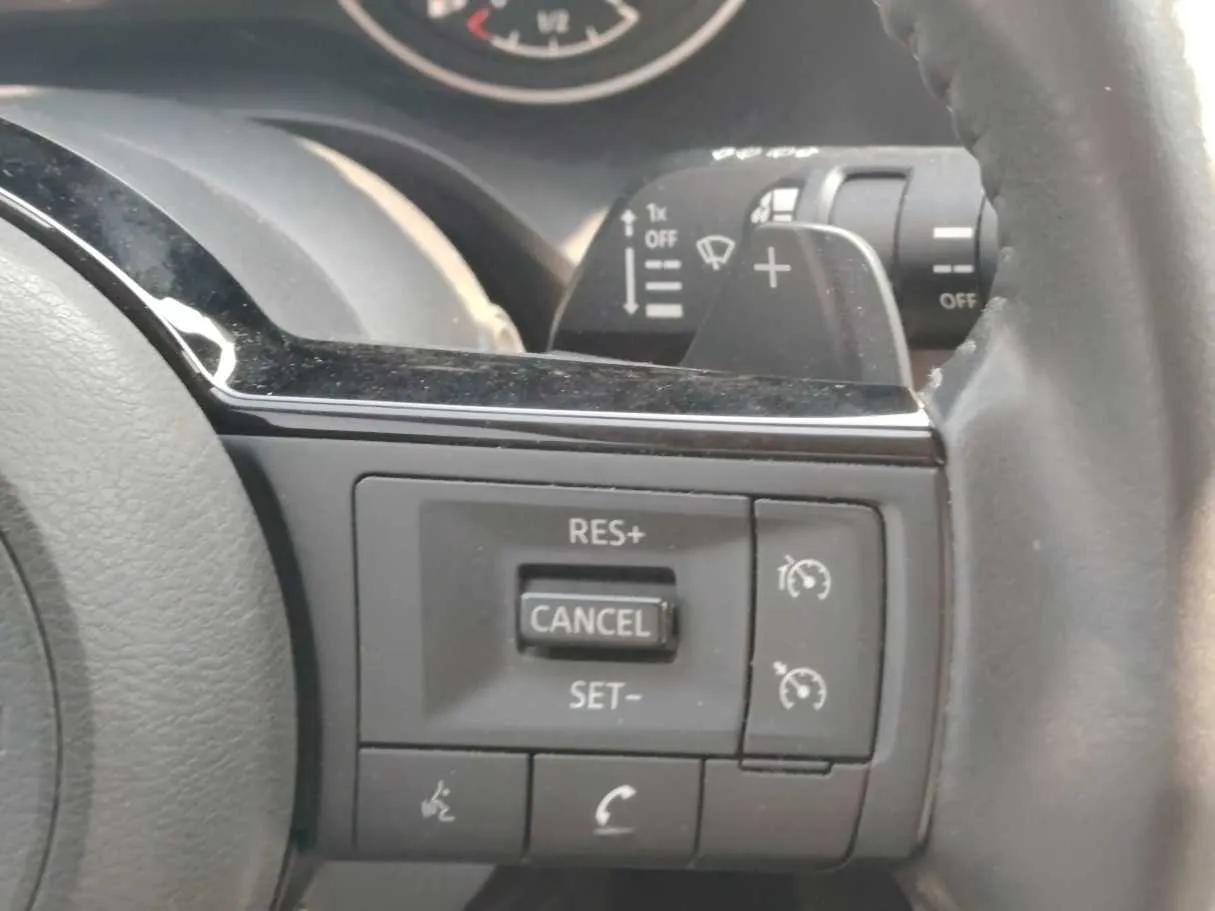 Car image 32