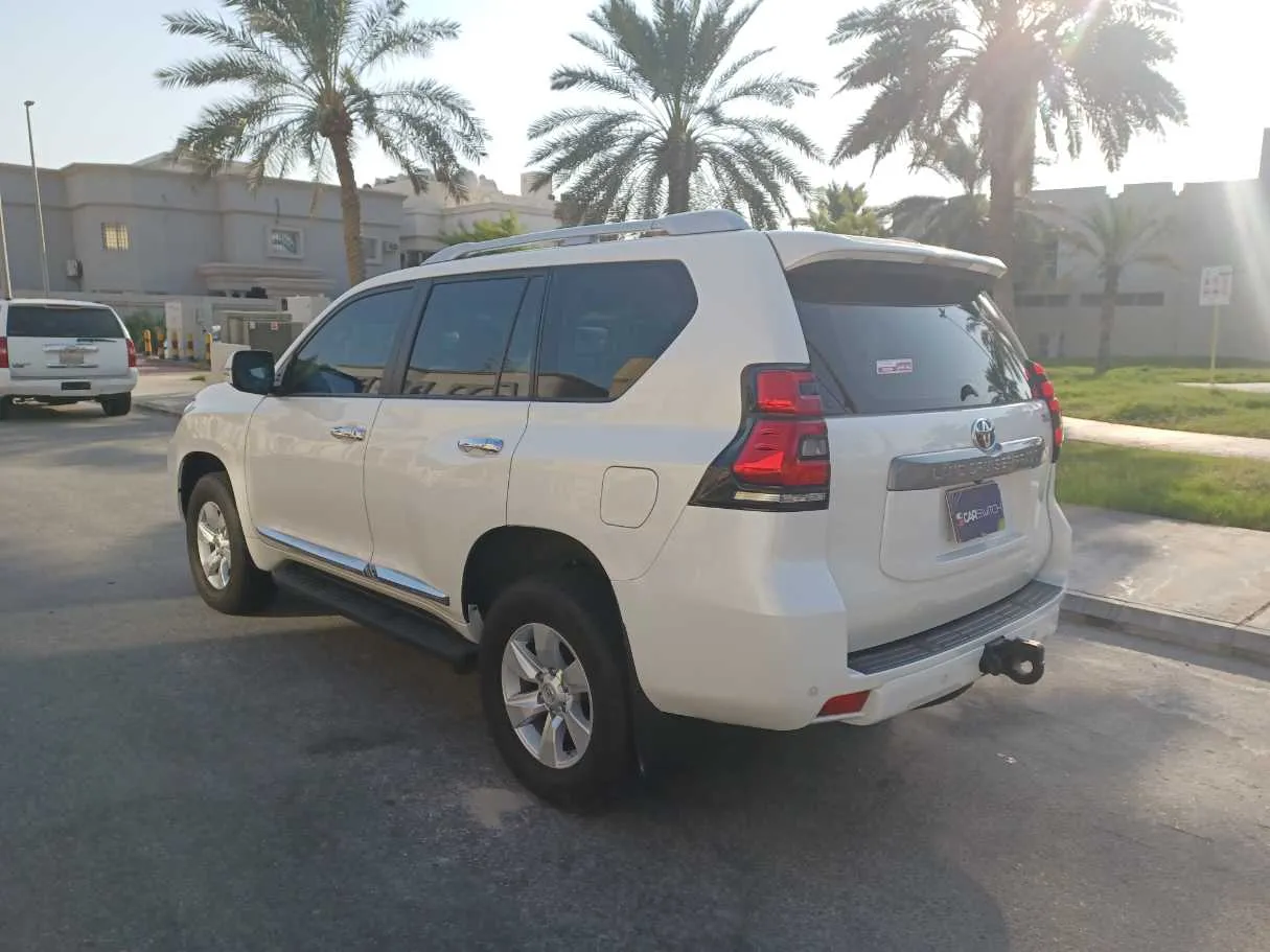 Car image 7