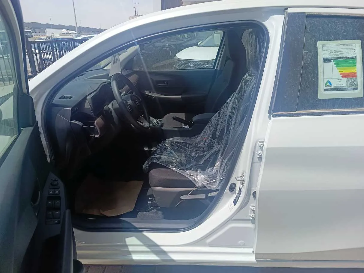 Car image 12