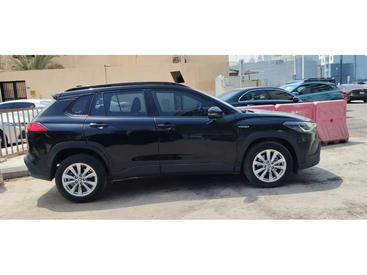 Car image 4