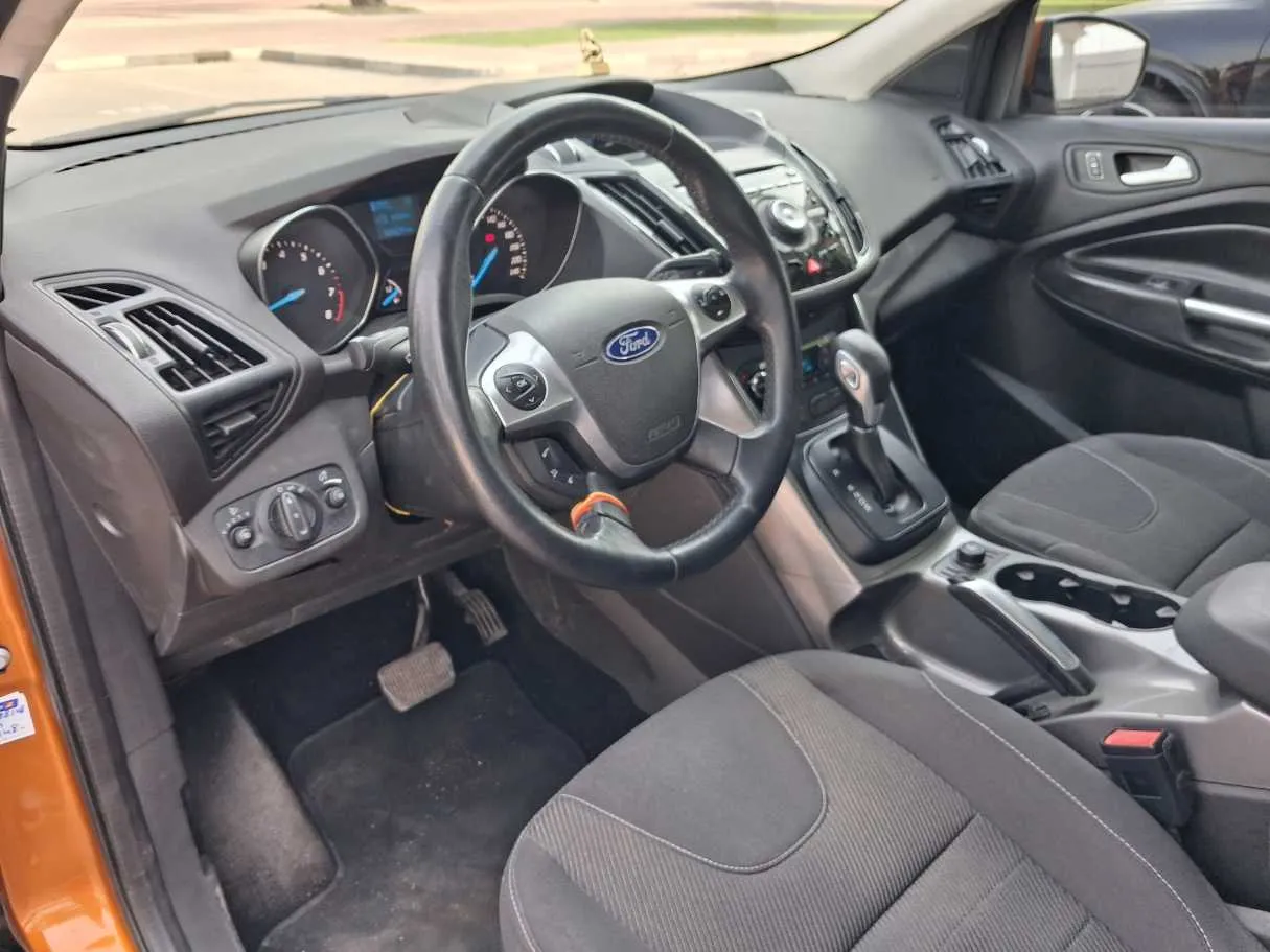 Car image 10