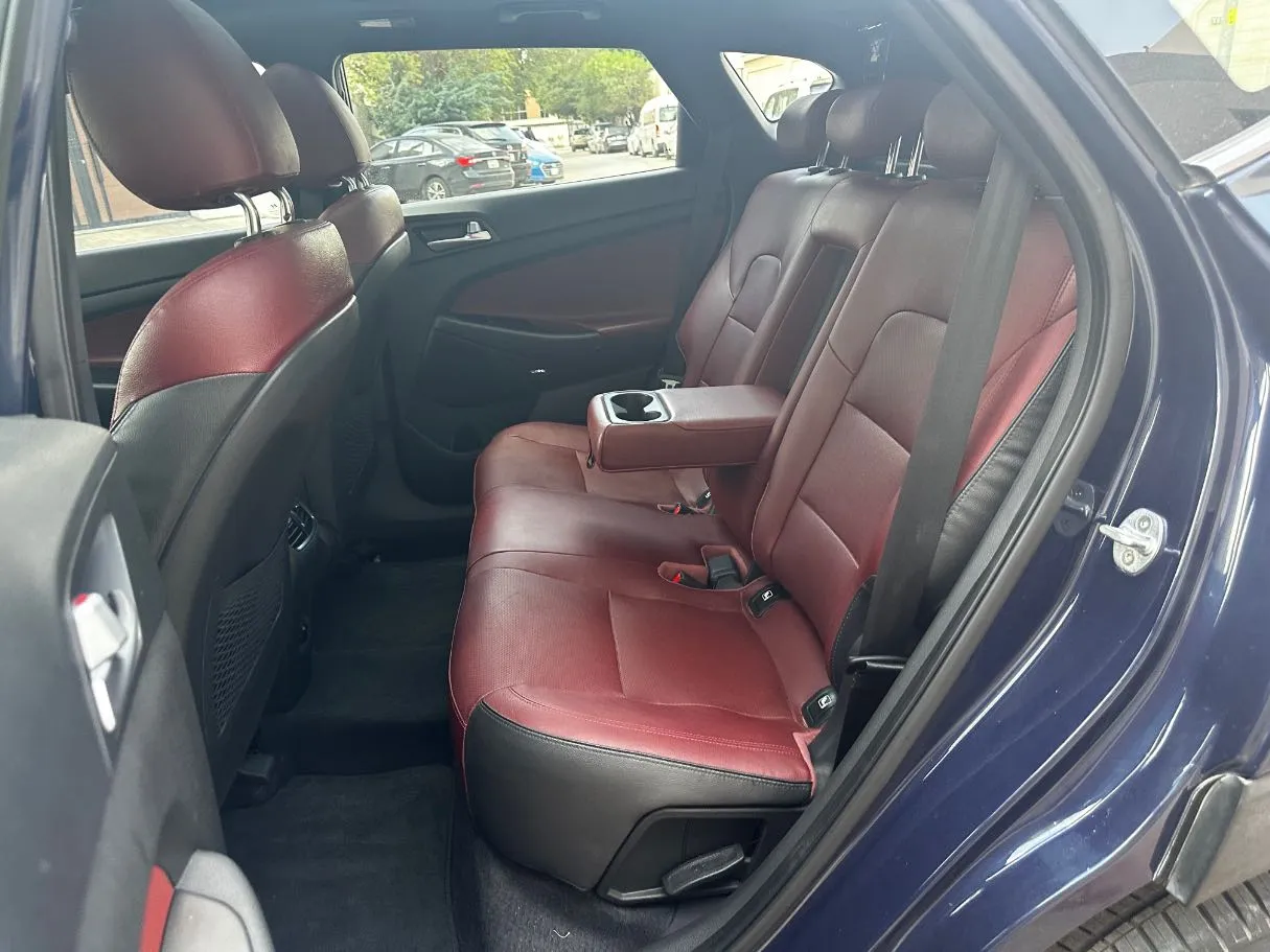 Car image 15