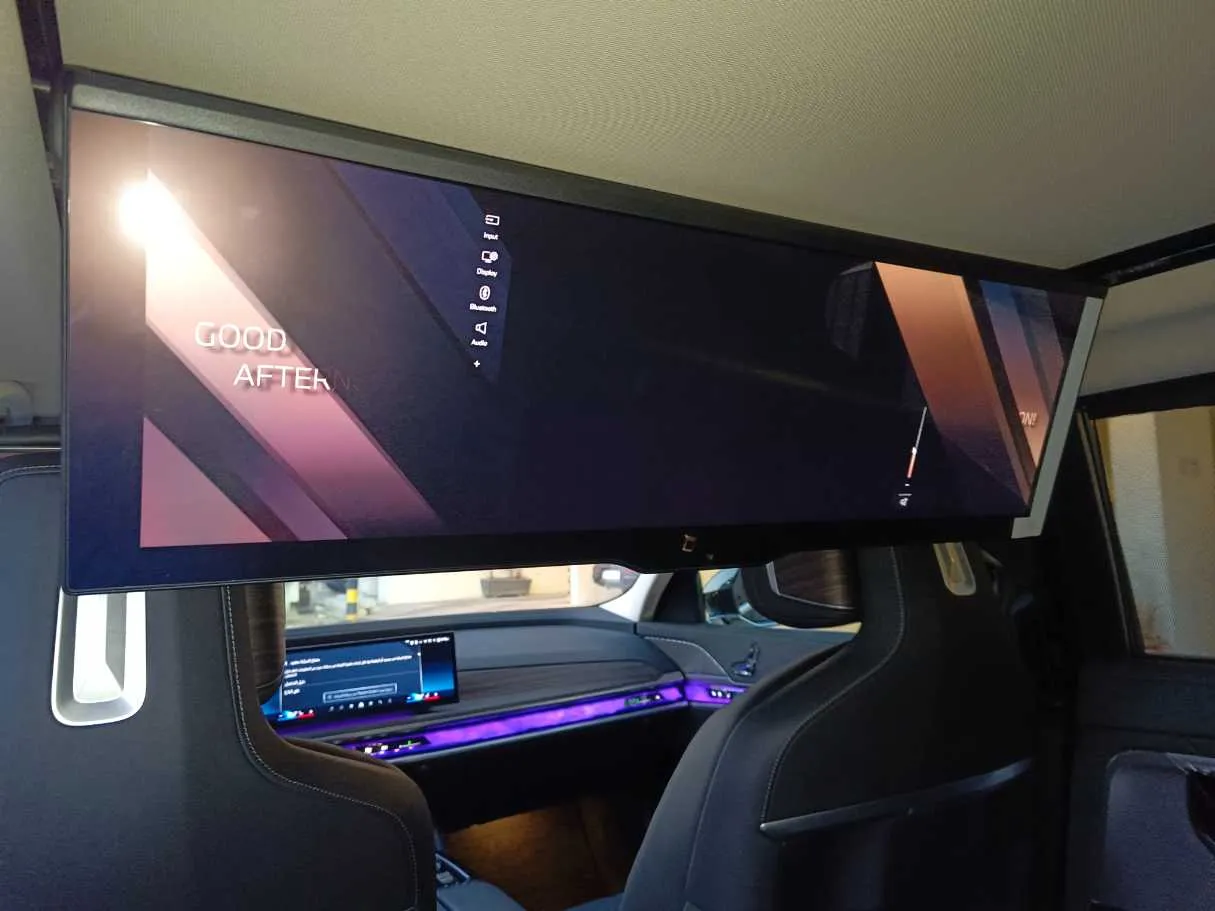 Car image 26