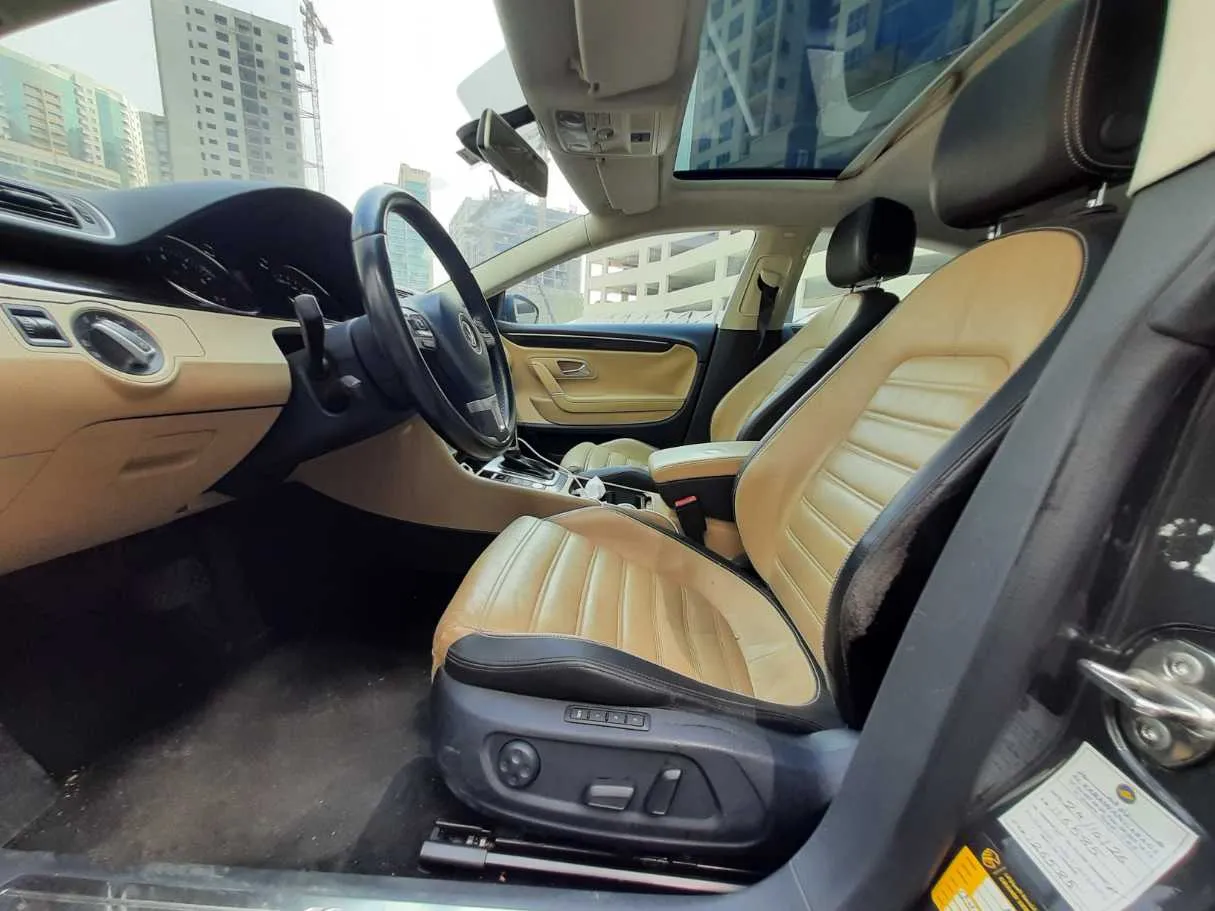 Car image 12