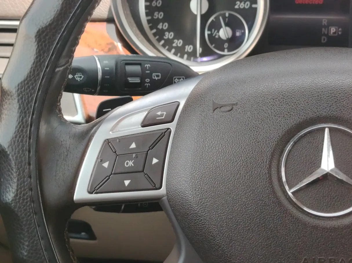 Car image 36