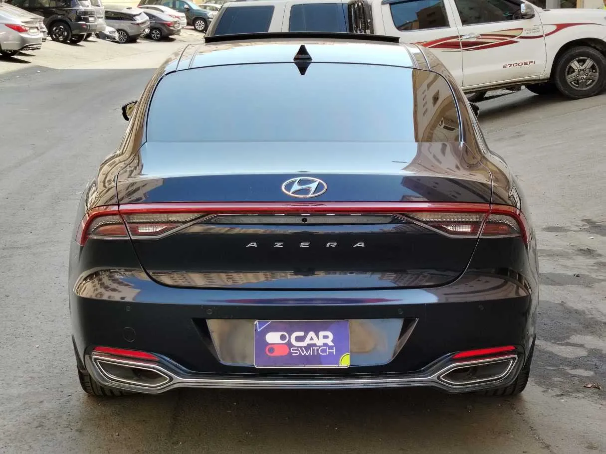 Car image 6