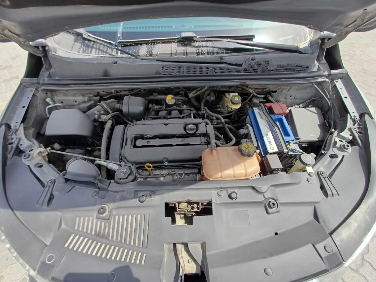 Car image 21