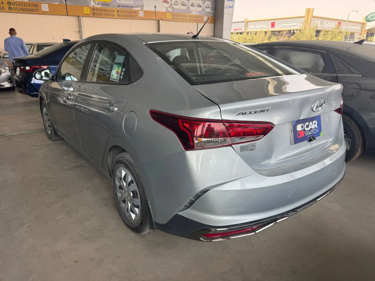 Car image 6
