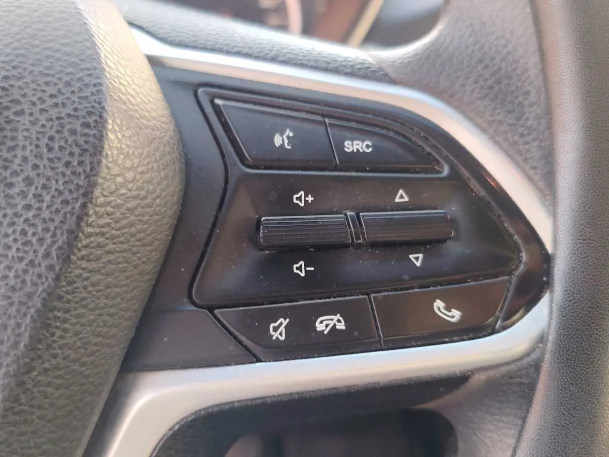 Car image 34