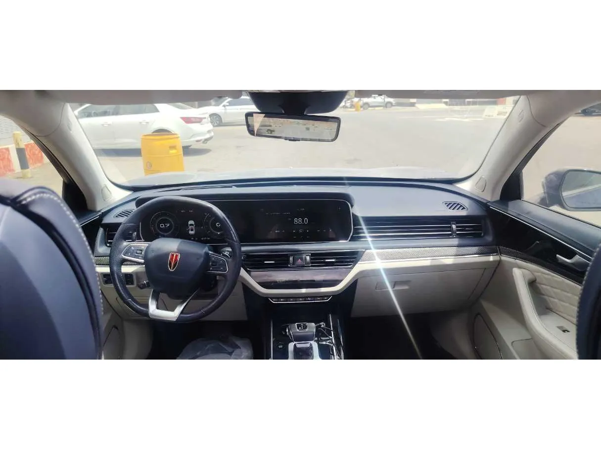 Car image 17