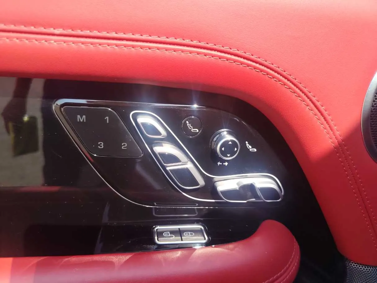 Car image 29