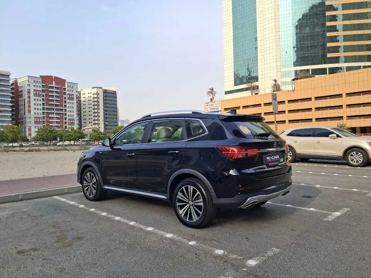 Car image 7