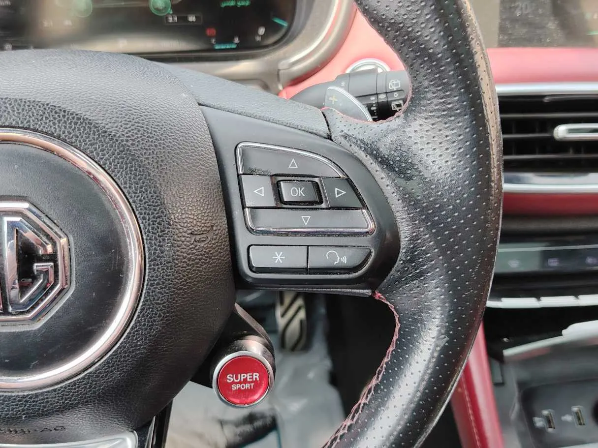 Car image 26